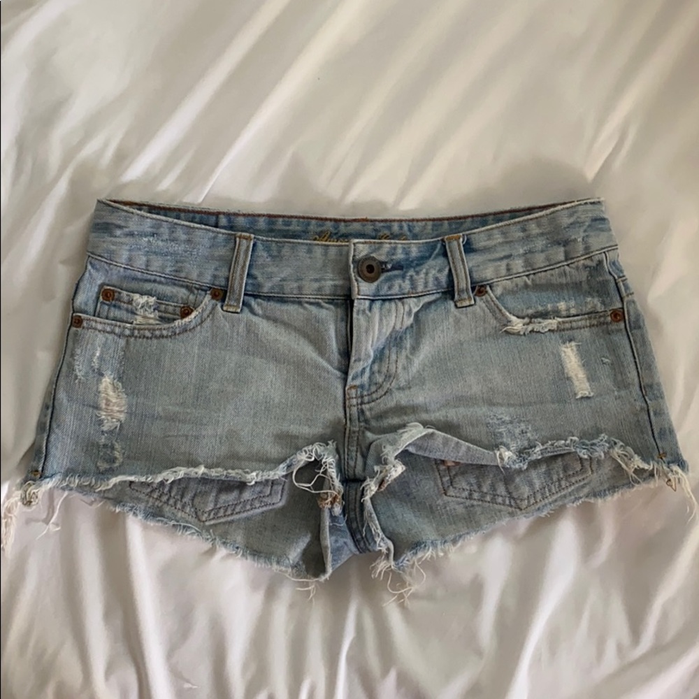 American eagle distressed low rise shorts